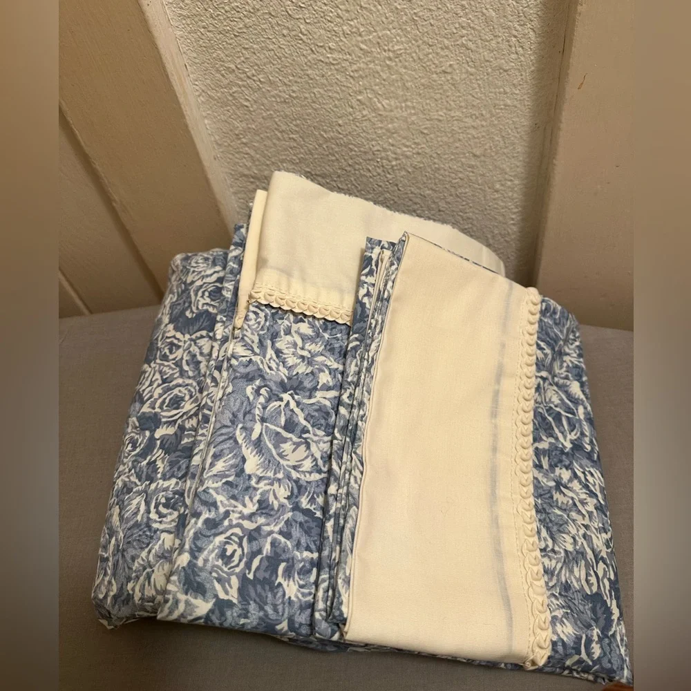 Jessica McClintock Twin Sheet Set Vintage Jonette Blue/Cream French Rose Floral
